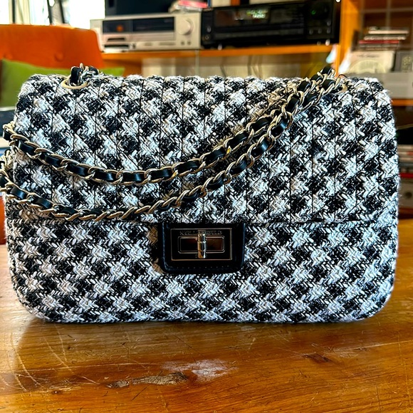 Karl Lagerfeld Paris Aygness Bag - Picture 3 of 12